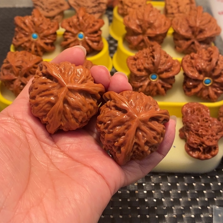 大***头吊坠文玩核桃宫灯正奔