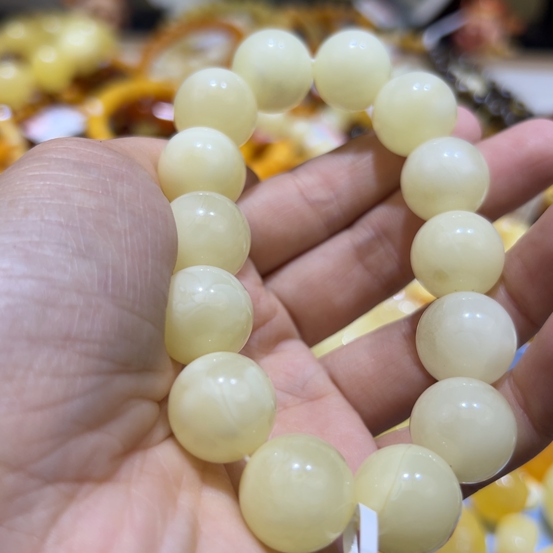 琥珀珠宝奇石未镶嵌