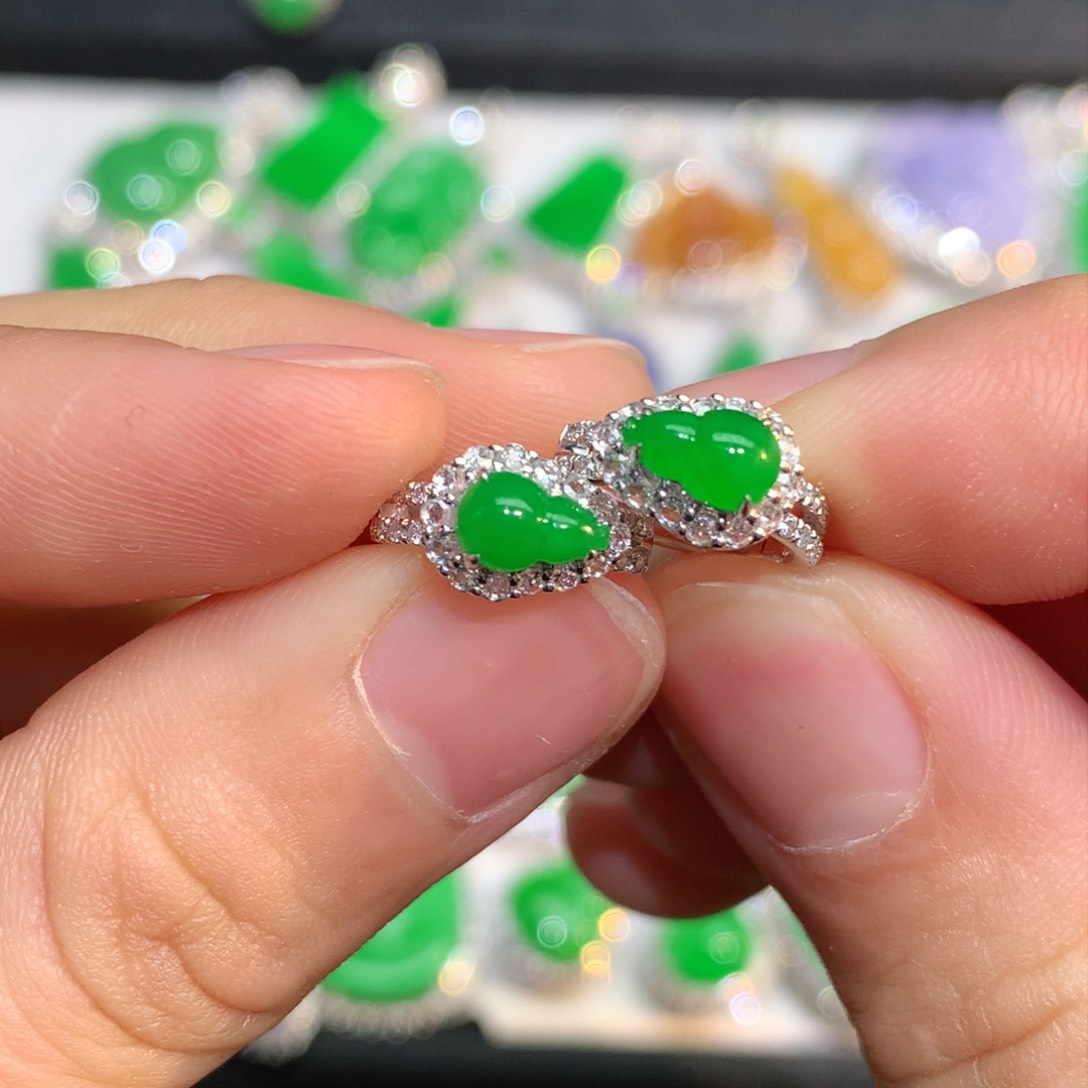 翡翠颈饰18K金镶嵌?***?缅甸翡翠