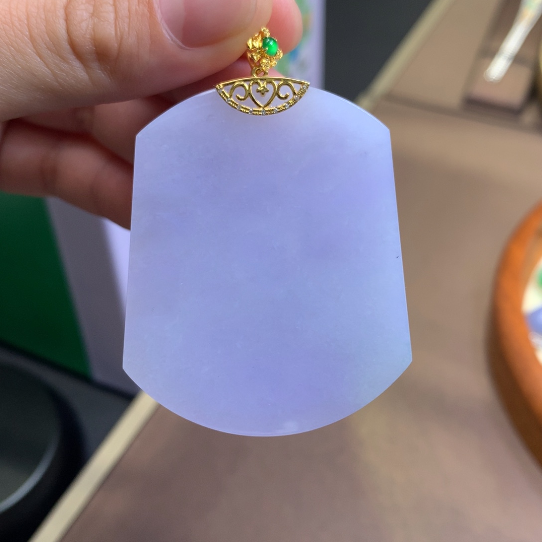 翡翠18K金镶嵌颈饰翡翠