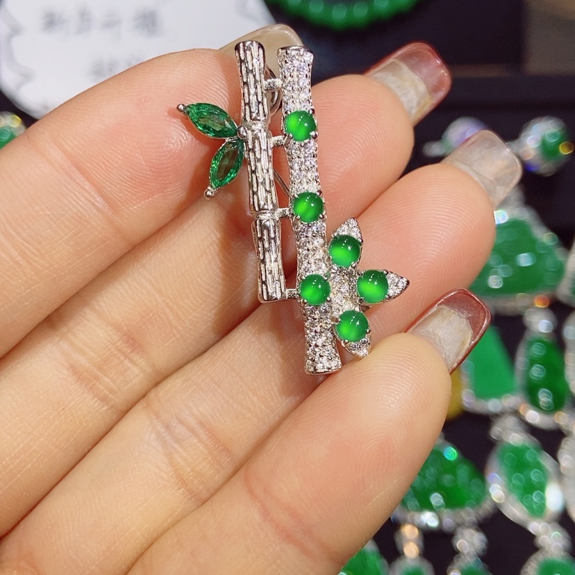 【闪购商品】翡翠颈饰未镶嵌天然翡翠