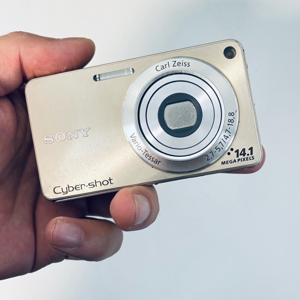 9新 Sony/索尼 w350特价1400w像素出片色彩感好人白景浓