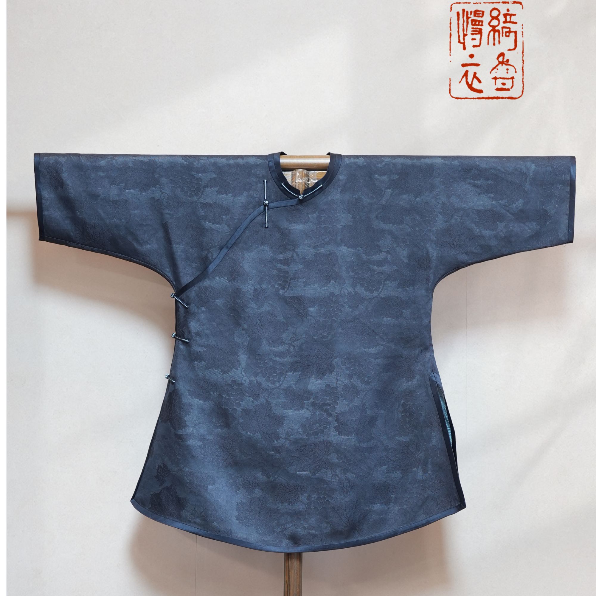 【绮香慢衣】春夏新款真丝花罗香云纱·双色梅花扣葡萄纹老大襟上衣