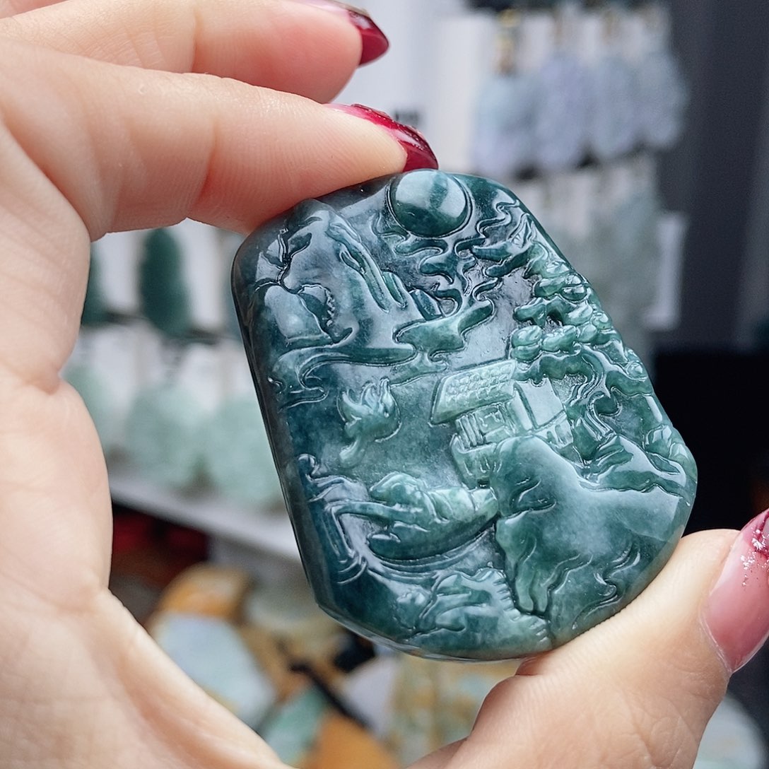 翡翠颈饰未镶嵌翡翠