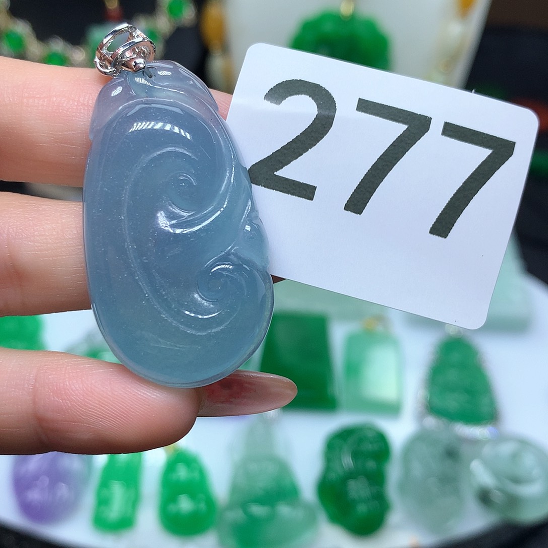 翡翠吊坠(赠链)未镶嵌