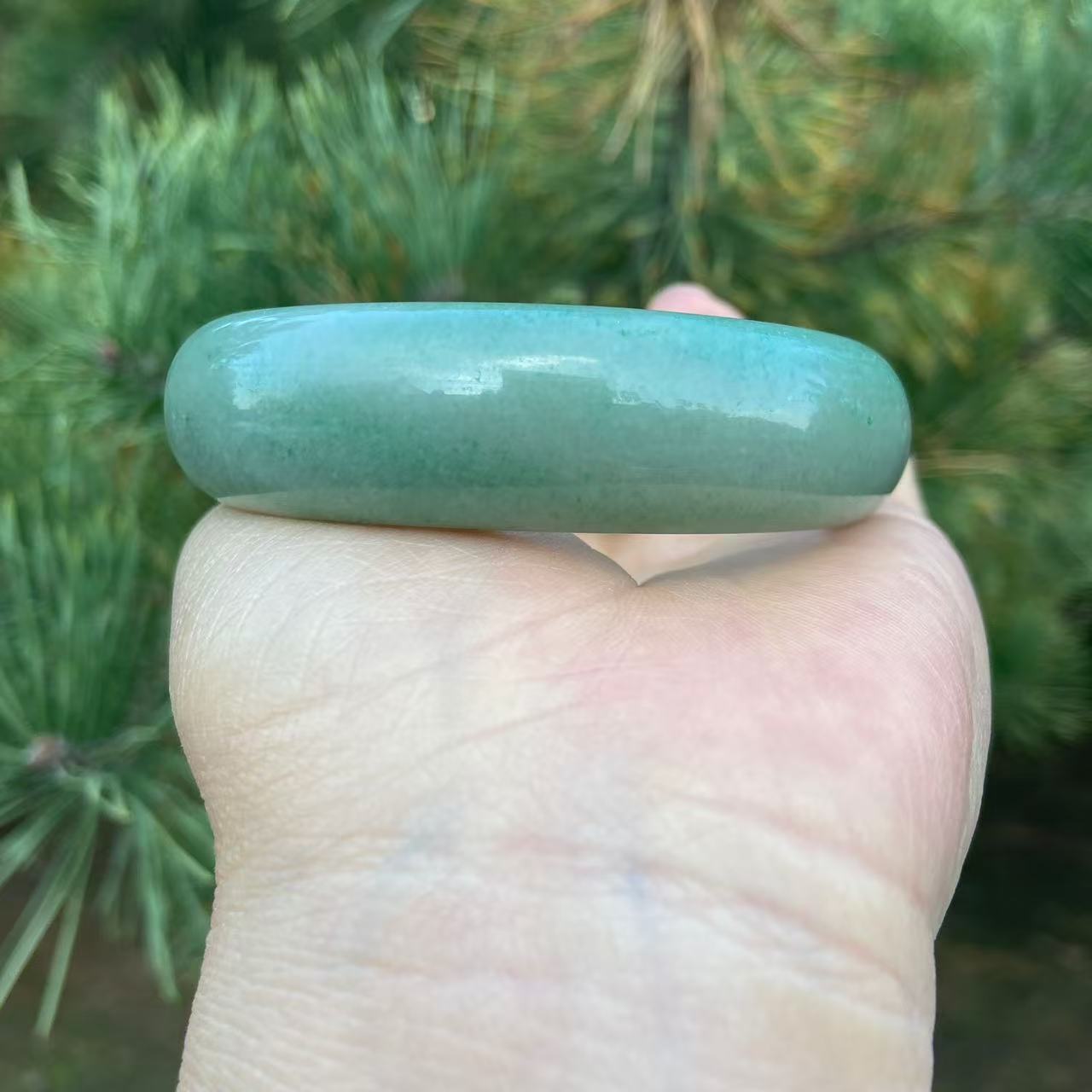 天然佘太翠鸭蛋青手镯