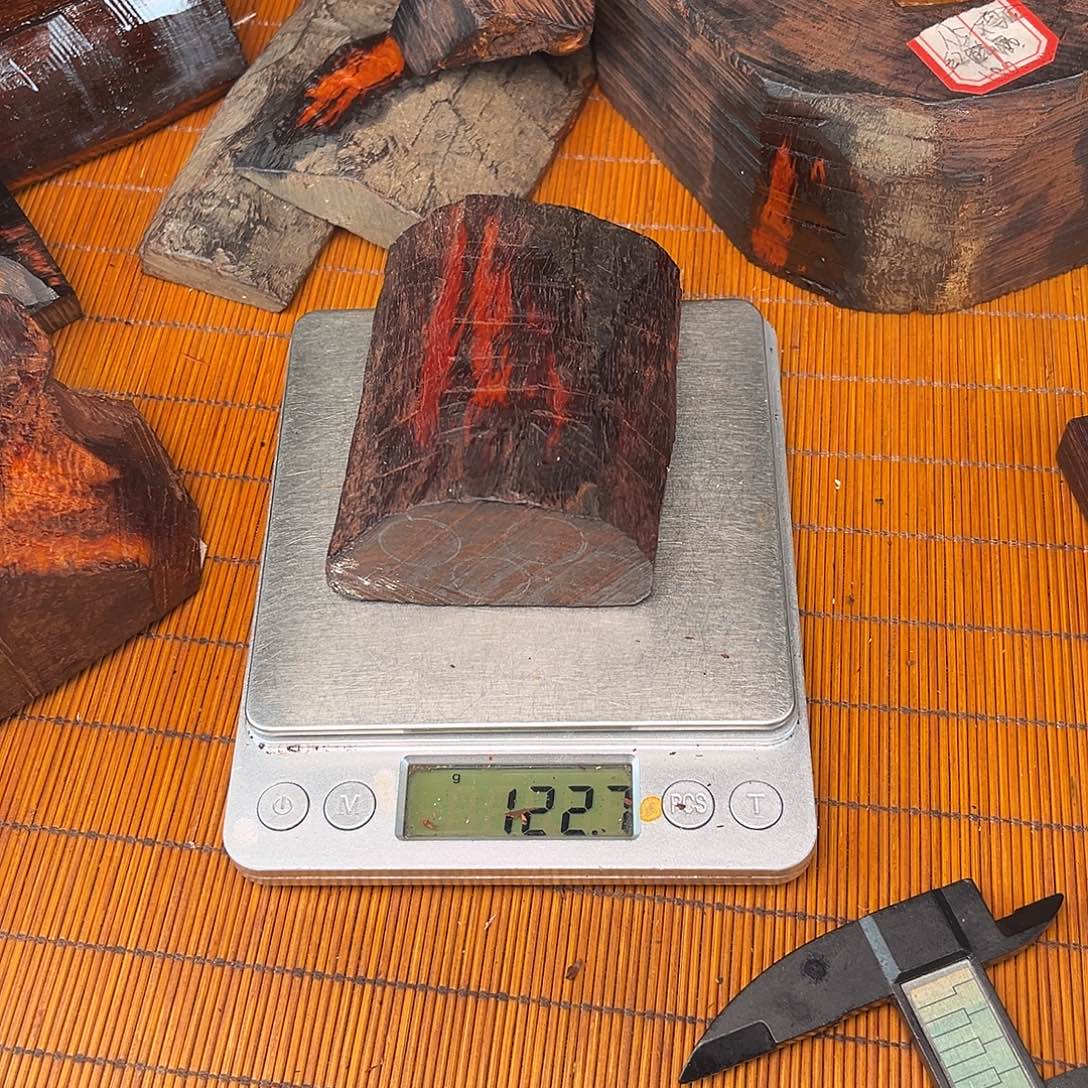 刚***！檀香紫檀（小叶紫檀）琴料