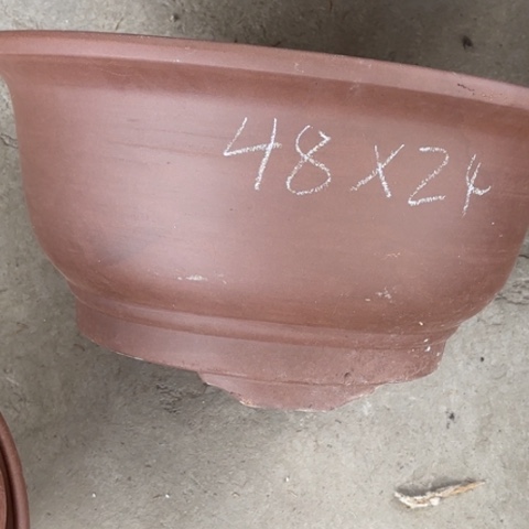 紫砂花盆160-2。      48-24