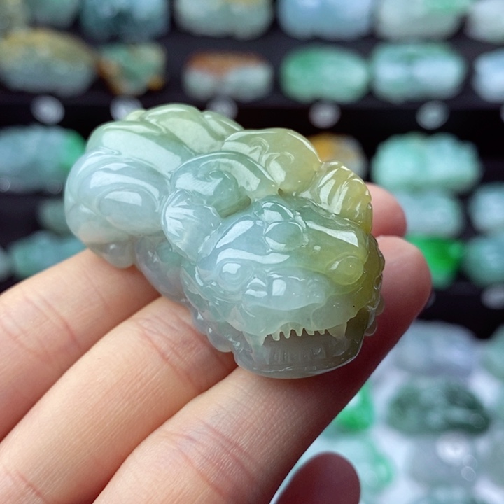 翡翠颈饰未镶嵌天然