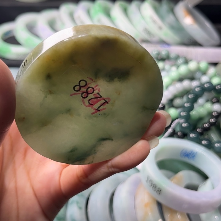 定制翡翠未镶嵌手镯