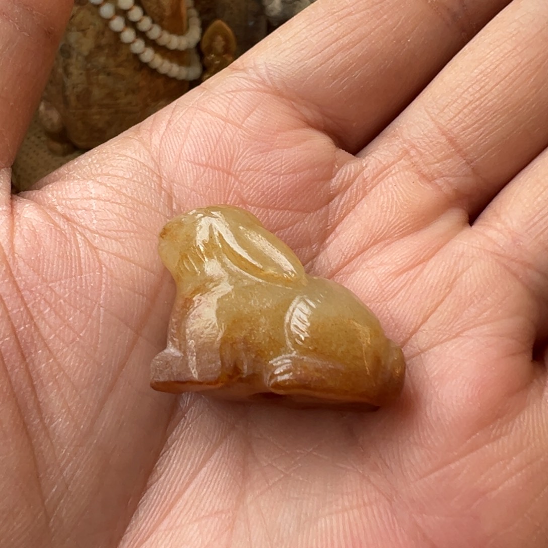 快***兔和田玉未镶嵌颈饰
