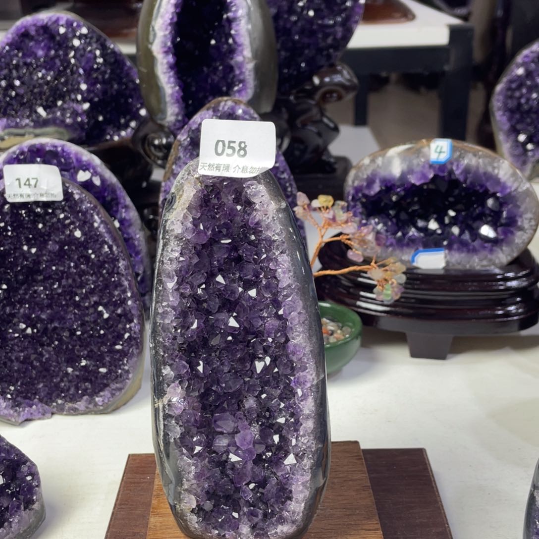 未镶嵌水晶大型摆件（非配饰）
