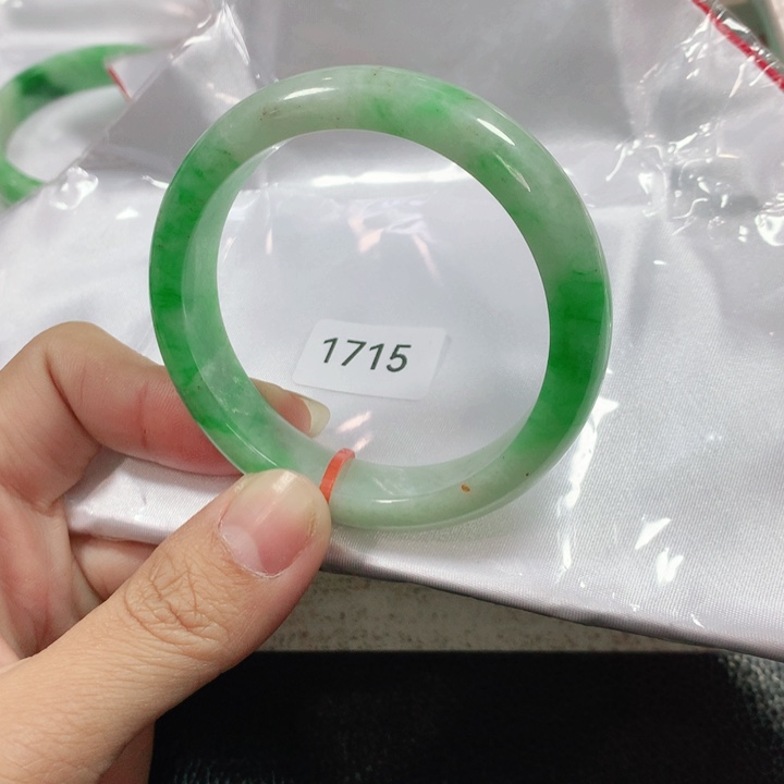 翡翠手镯未镶嵌?*?天然翡翠手镯5202