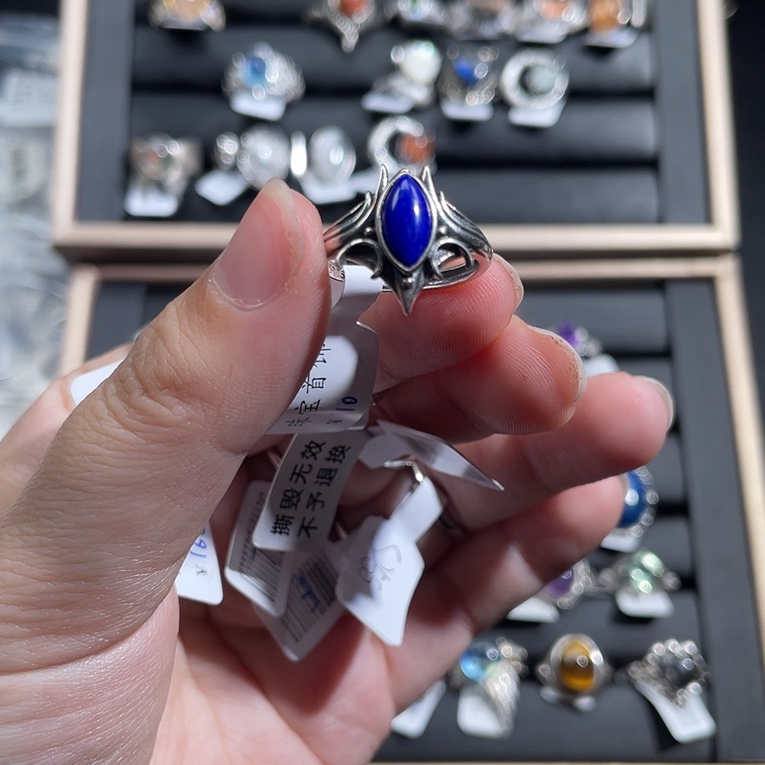 银S925镶嵌戒指水晶尝****?