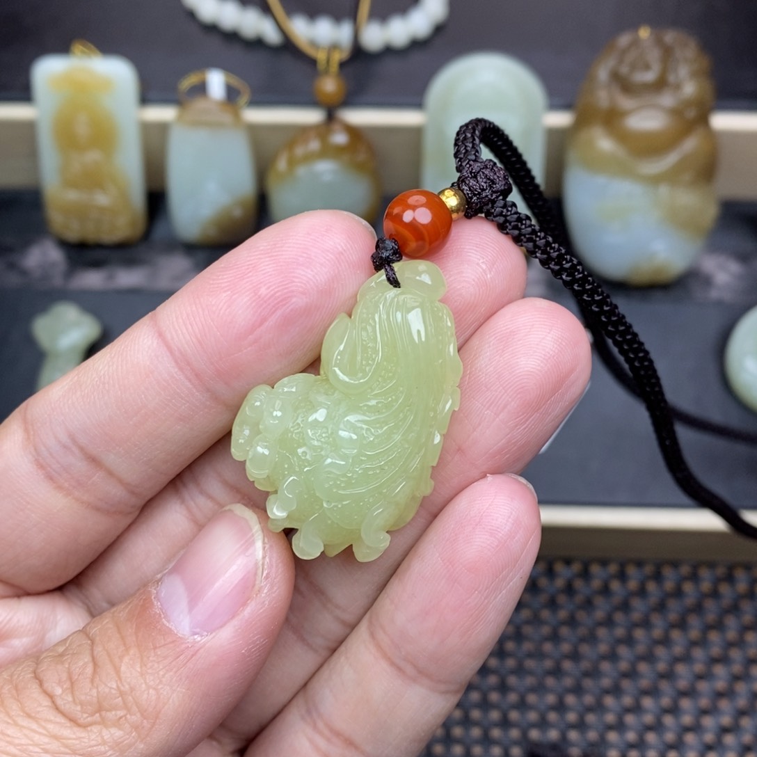 和田玉颈饰未镶嵌