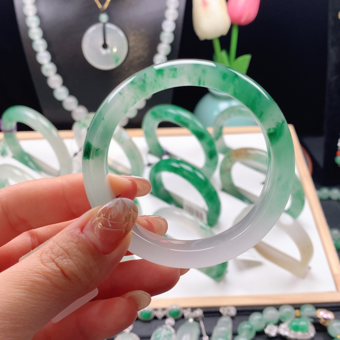 石英质玉未镶嵌手镯