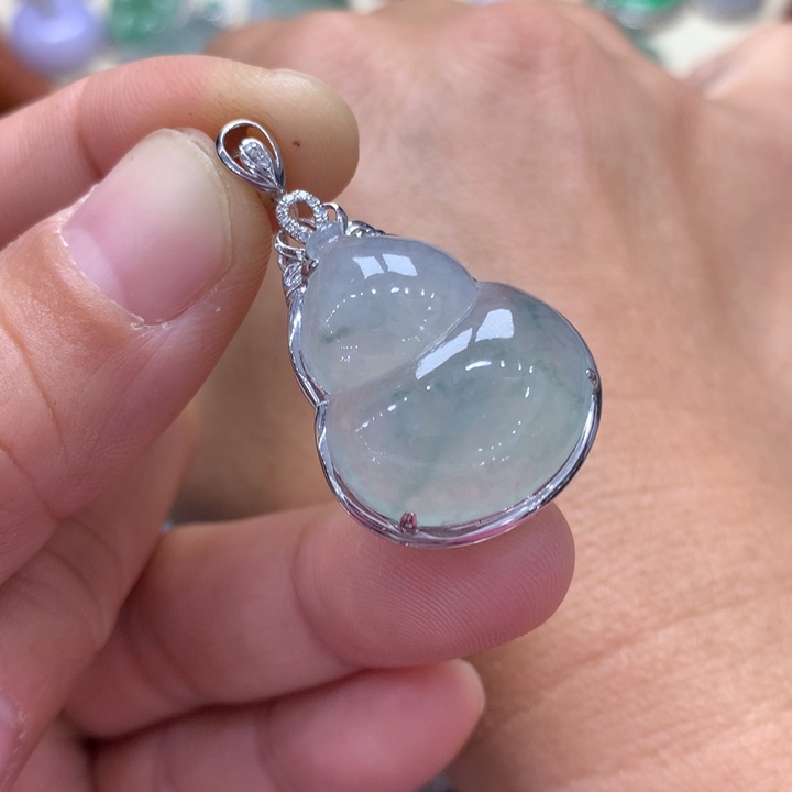 翡翠吊坠(不含链)18K金镶嵌