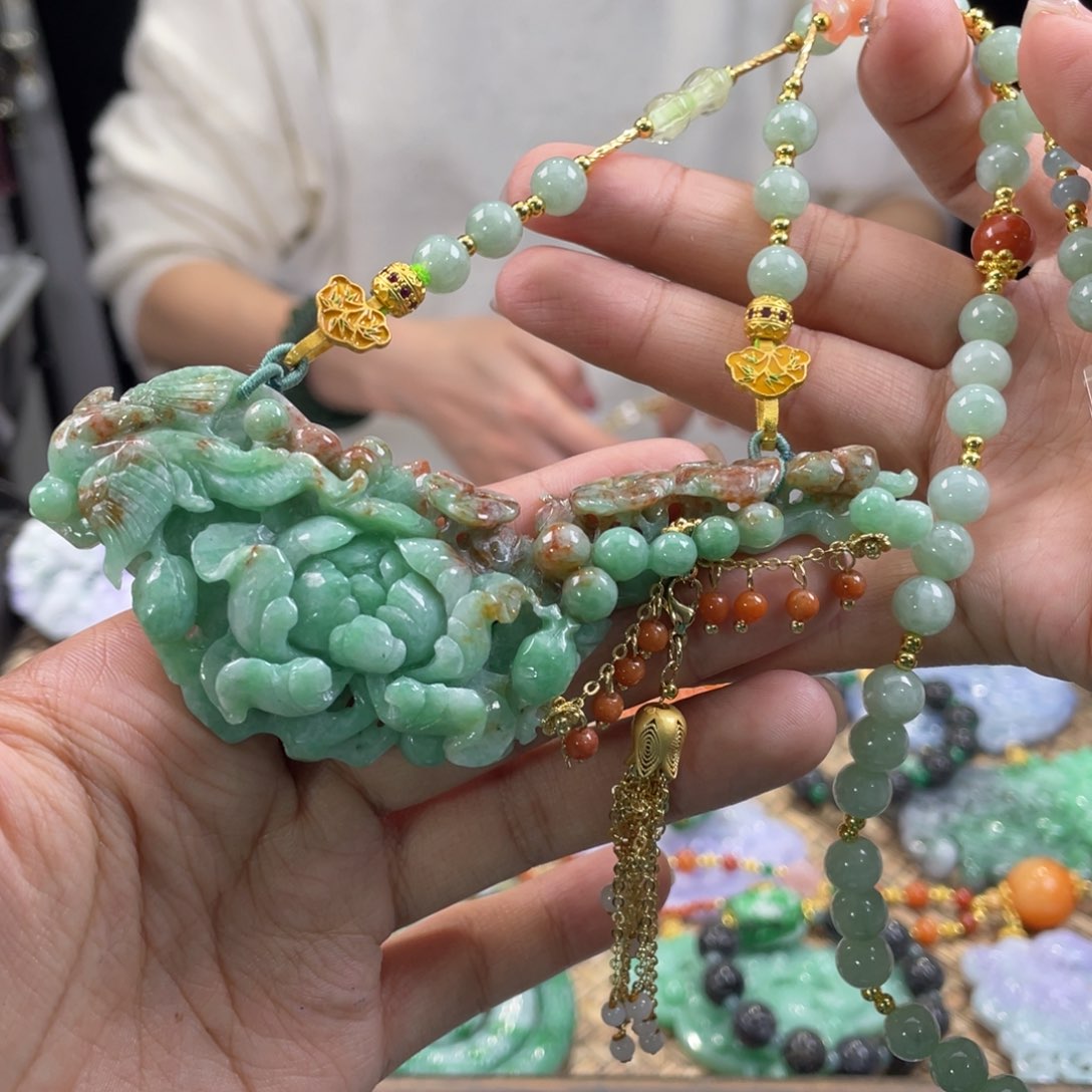 翡翠颈饰未镶嵌代编织