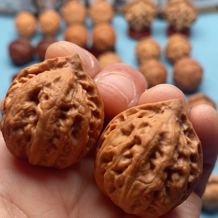 文玩核桃把件精品文玩手捻石头