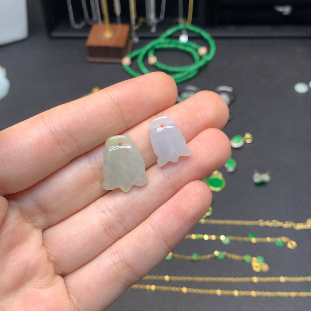 翡翠未镶嵌颈饰有纹裂