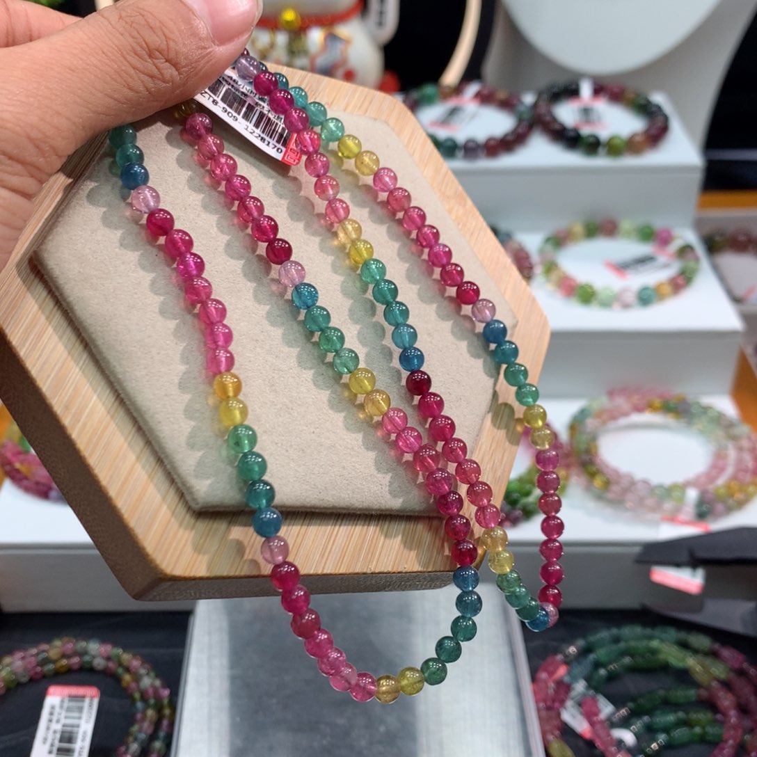 碧玺手链未镶嵌      4.6mm。     