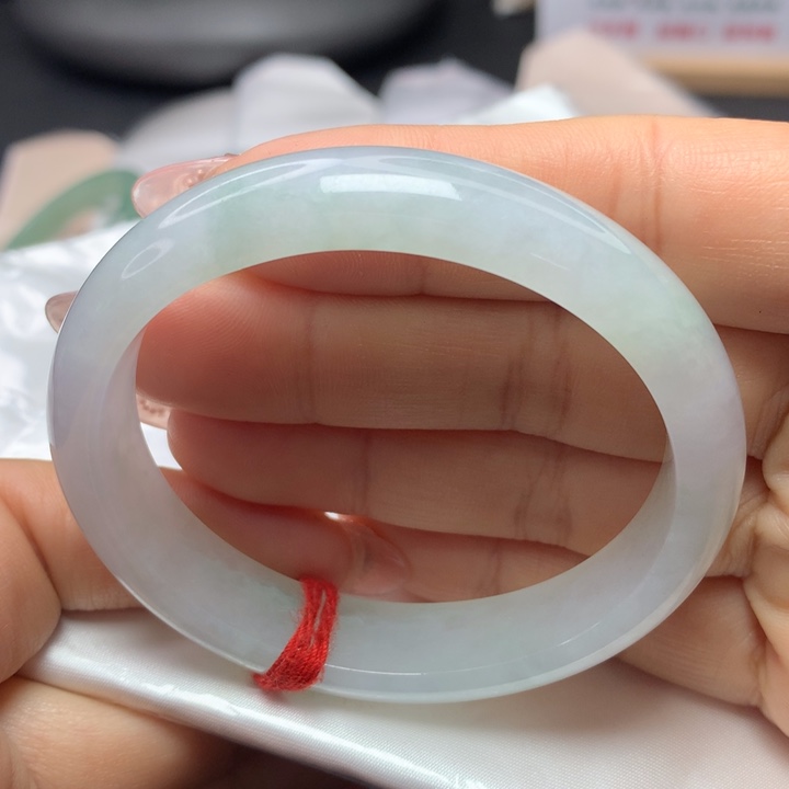 翡翠手镯（贵妃镯）未镶嵌55555656