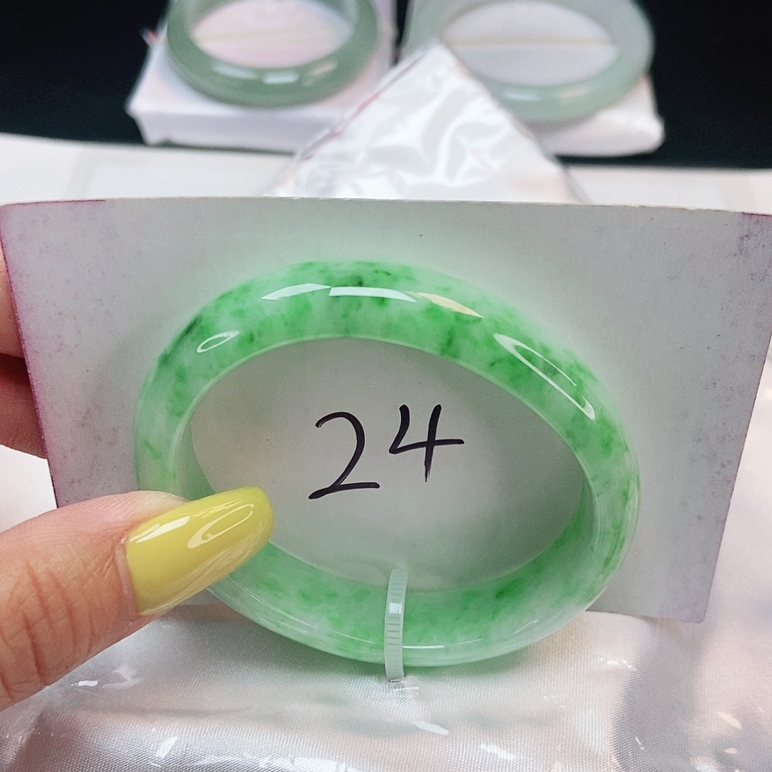 翡翠手镯未镶嵌 贵妃53+