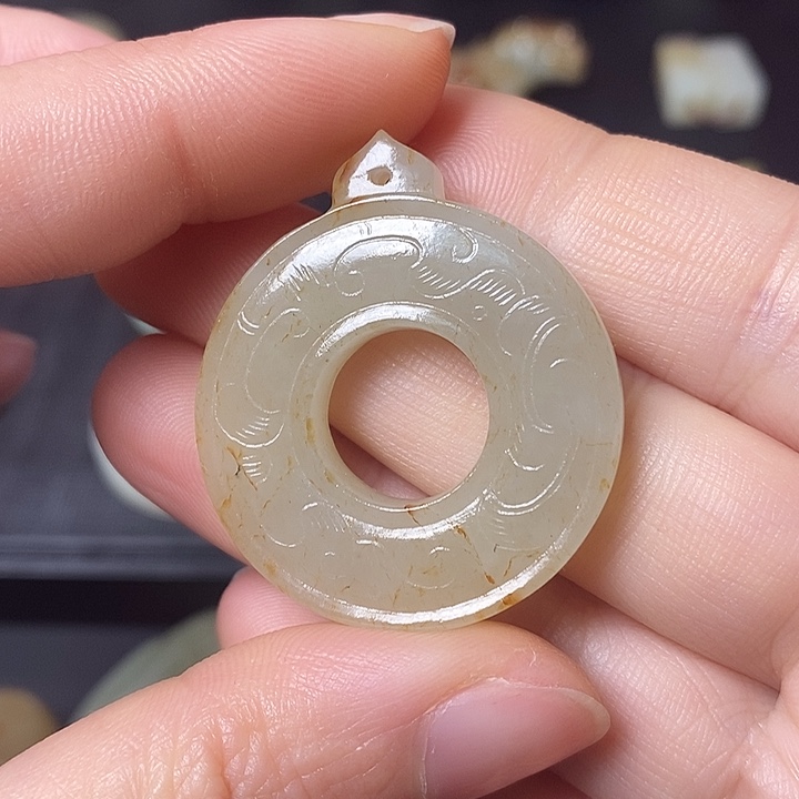 和田玉（糖玉）车挂未镶嵌龙****）