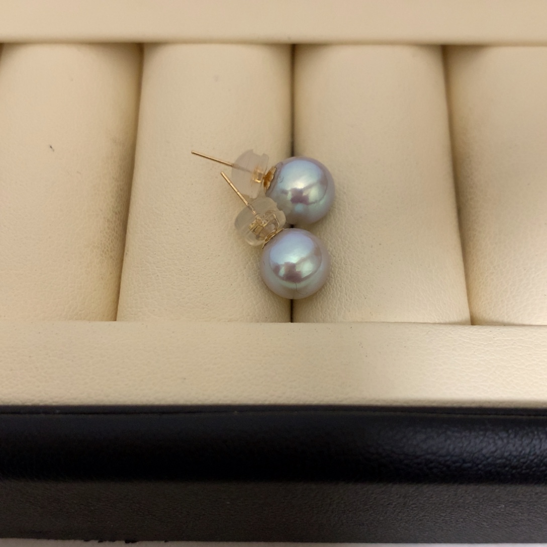 18K金镶嵌海水珍珠耳饰