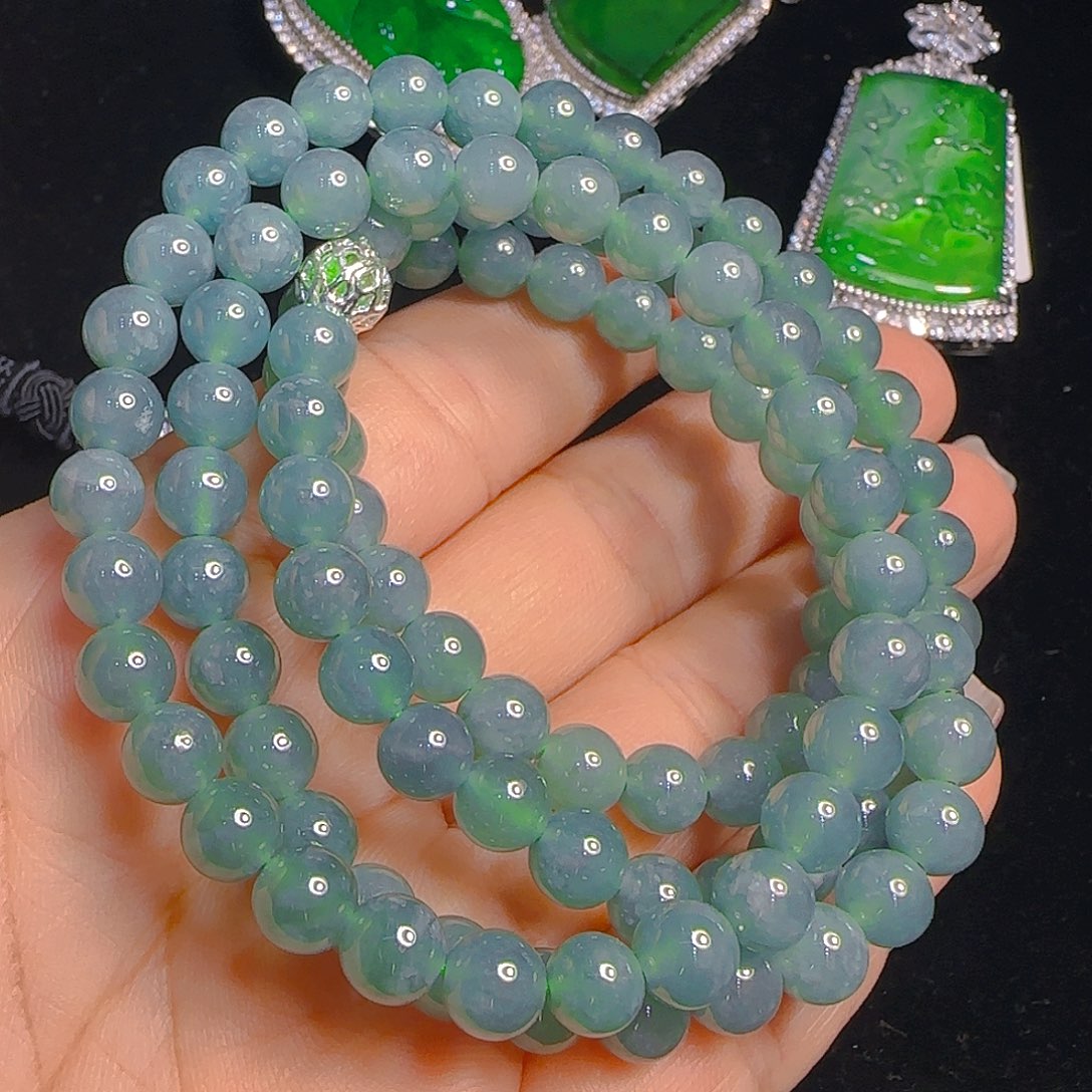 翡翠吊坠(赠链)未镶嵌