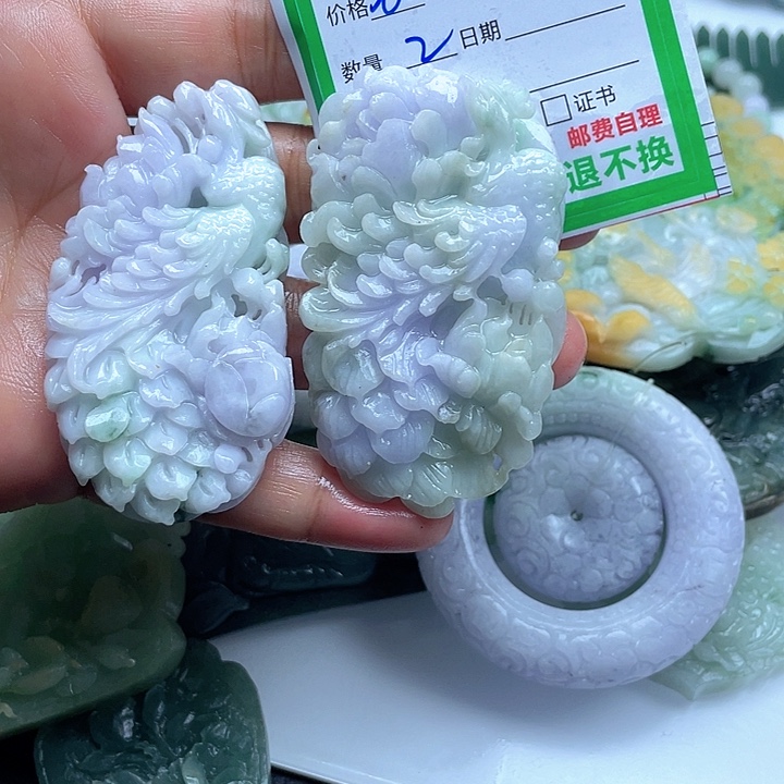 在***敏定制翡翠未镶嵌翡翠