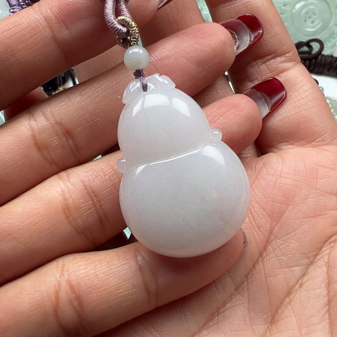 翡翠颈饰未镶嵌葫芦