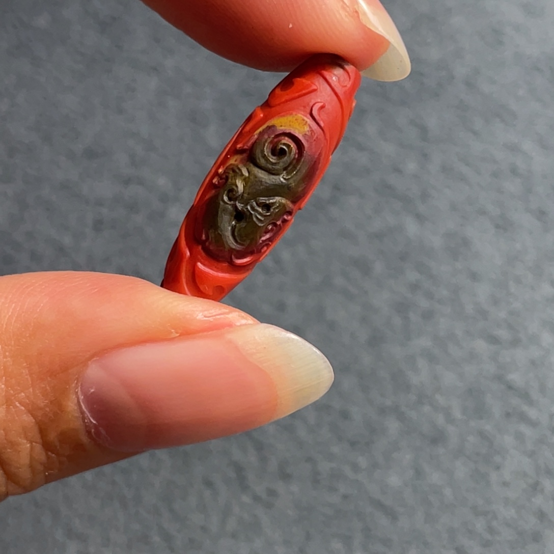 Z***J定制南红玛瑙雕刻桶珠