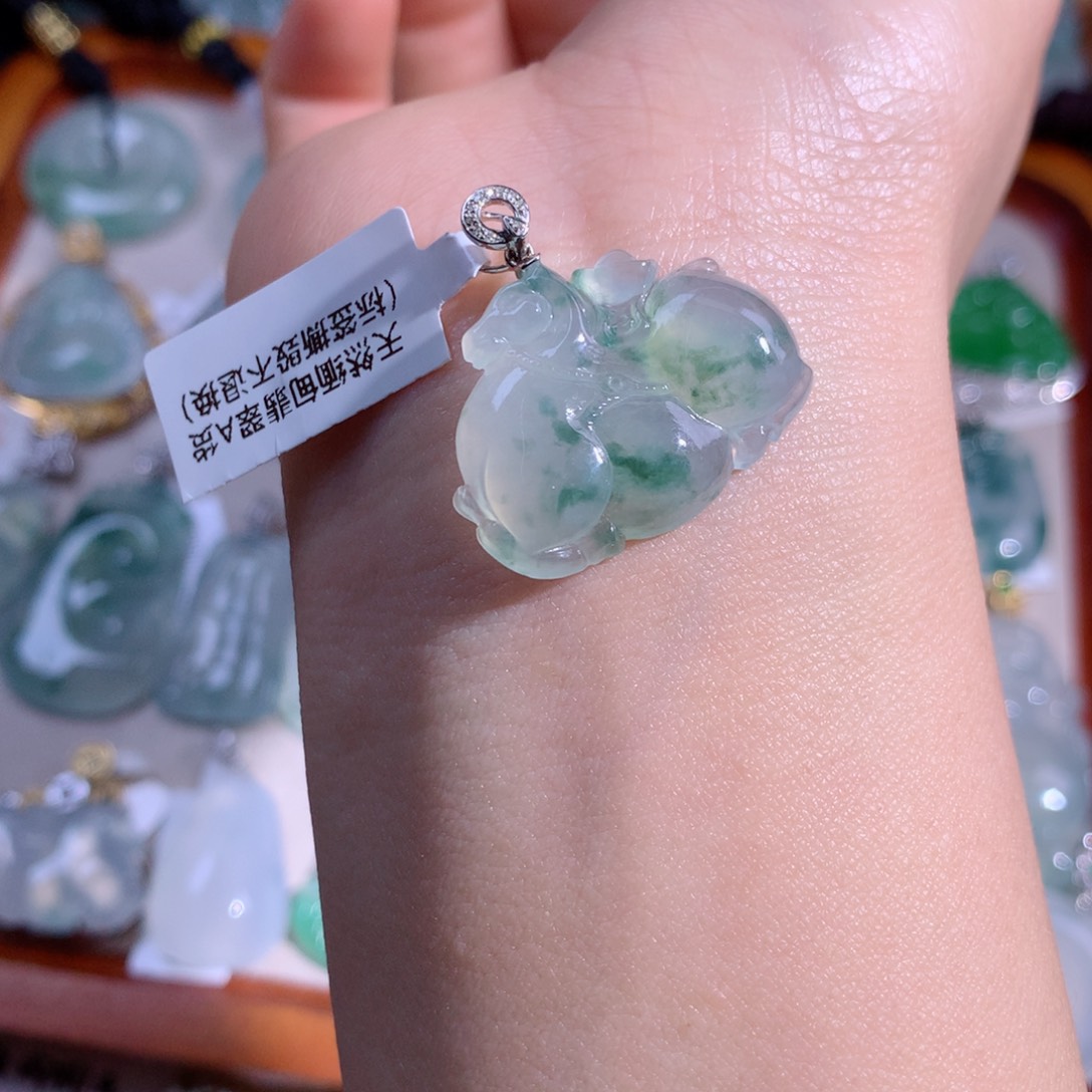 翡翠吊坠(不含链)18K金镶嵌
