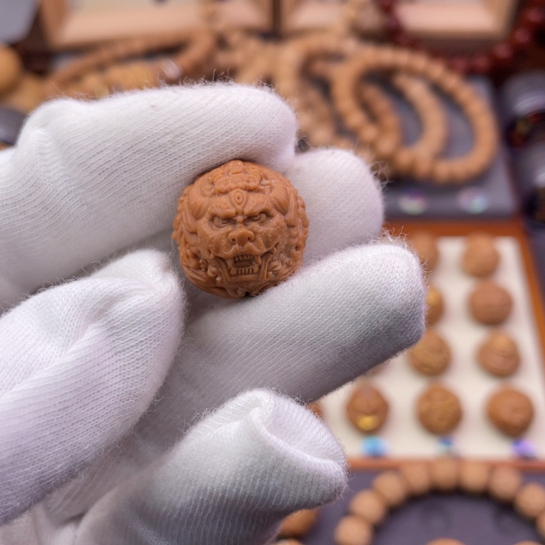 猴头核桃吊坠满工大威德金刚