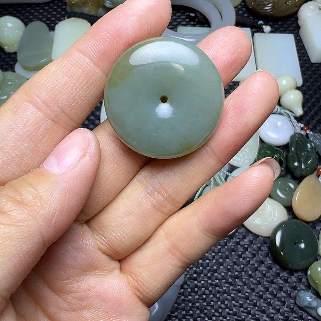 和田玉未镶嵌吊坠(不含链)卡30