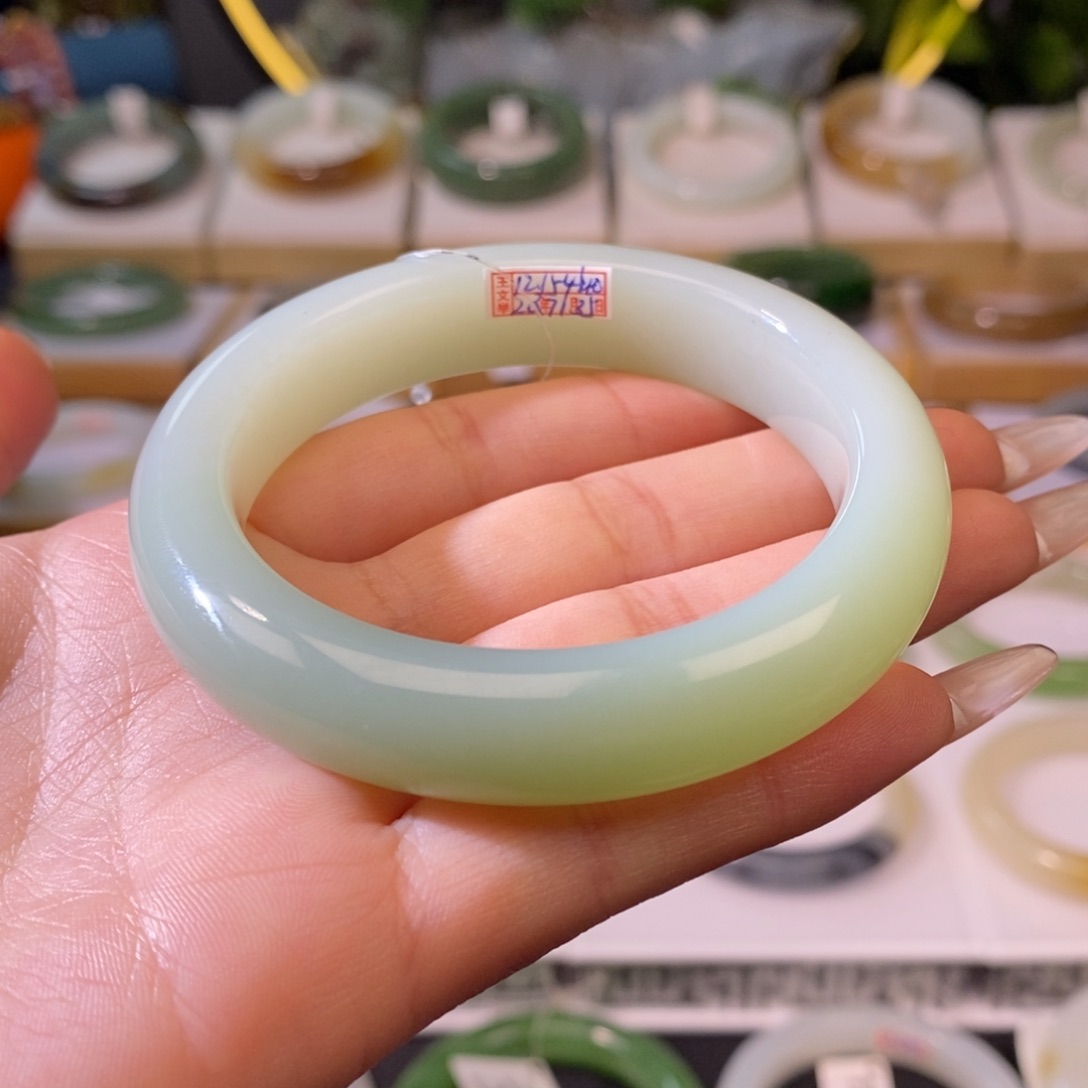 和田玉手镯未镶嵌54