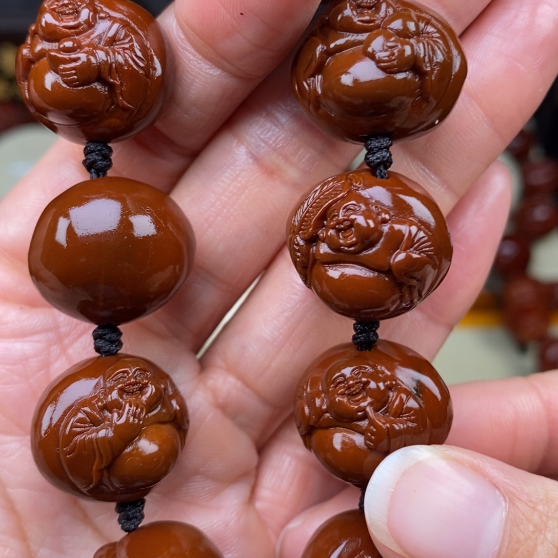 用***2吊坠橄榄核浮雕弥勒