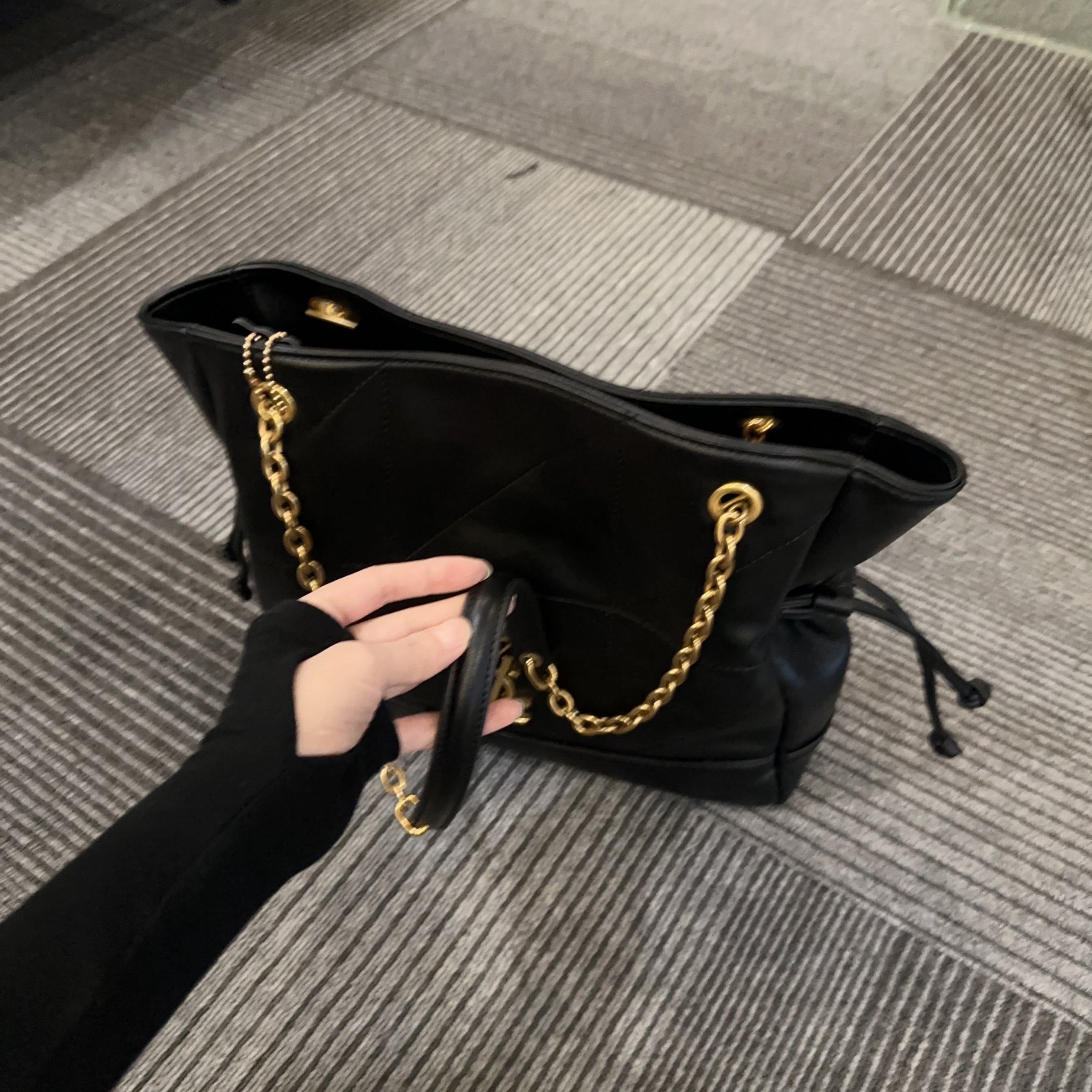 【OS&one show】2025格纹包包黑色复古时尚百搭设计感单肩包斜挎包