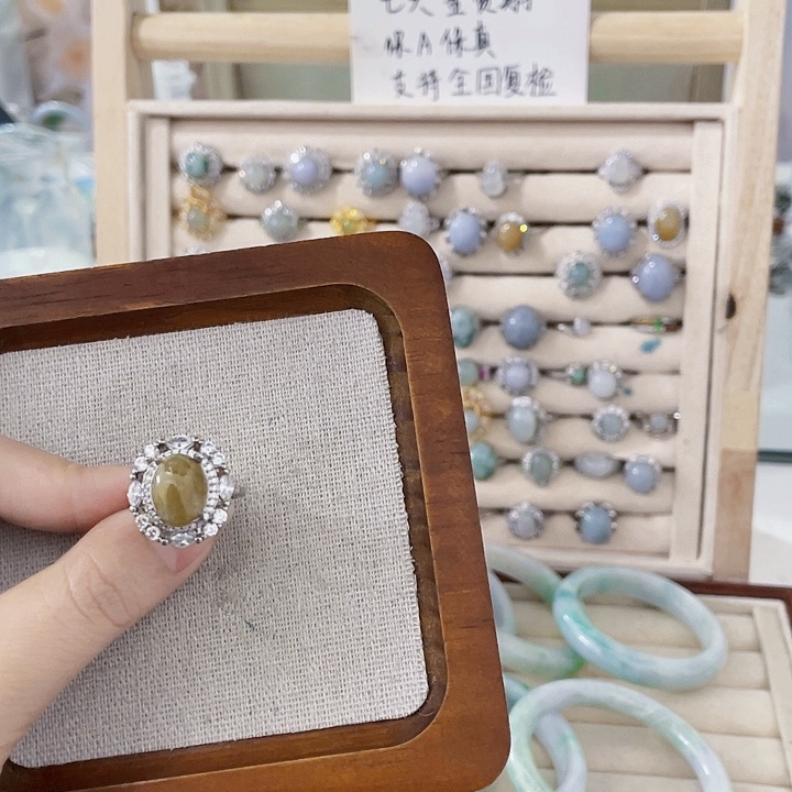 翡翠未镶嵌颈饰天然翡翠Ａ货