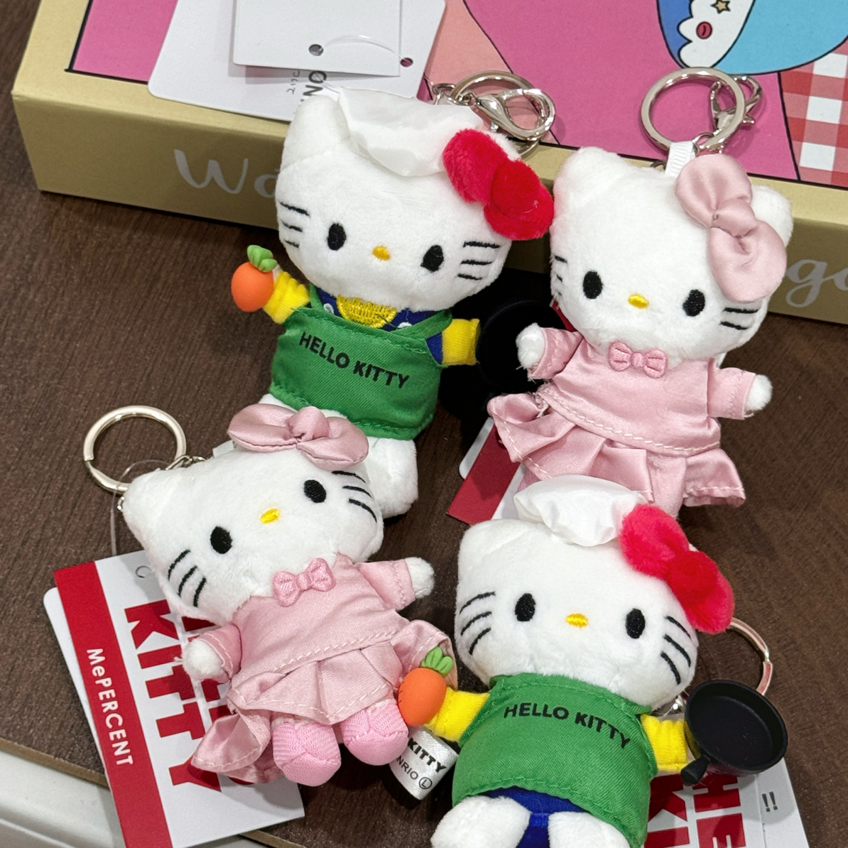 Me联名kitty包包挂件厨师制服甜美可爱包挂饰