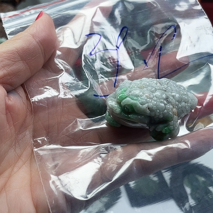 翡翠未镶嵌颈饰成品