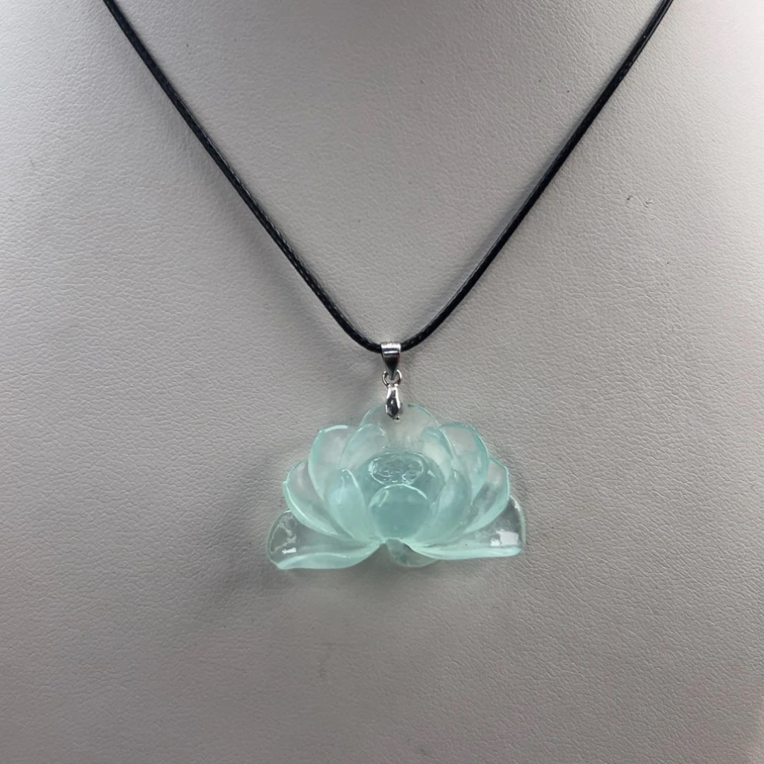 岫玉天青冻荷花吊坠莲花吊坠