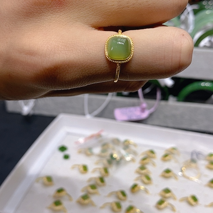 和田玉未镶嵌戒指