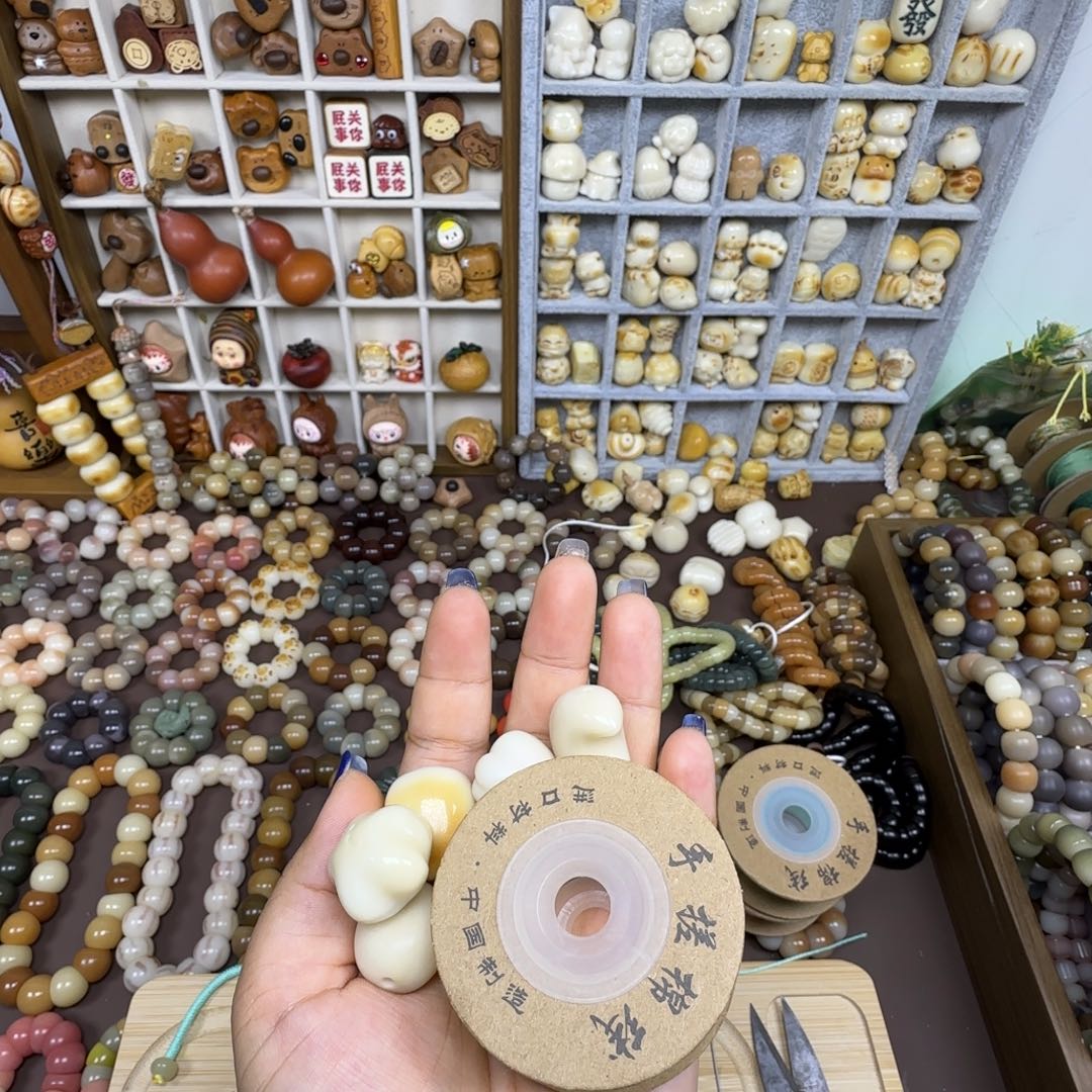 摆***鱼吊坠菩提根/象牙果