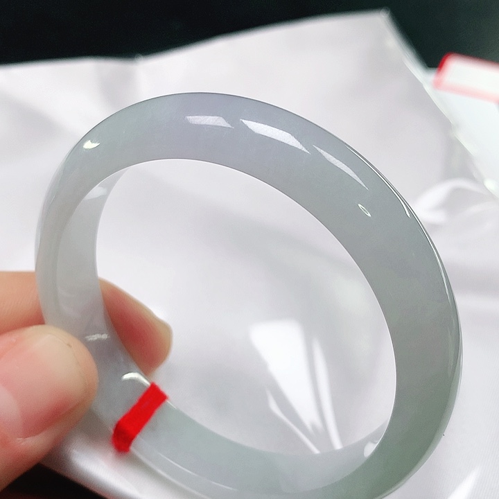 翡翠手镯未镶嵌翡翠手镯未镶嵌