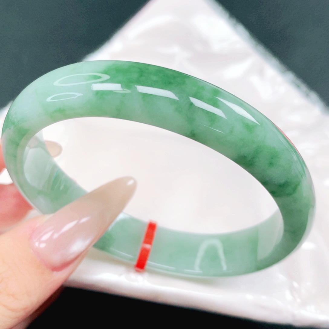 翡翠未镶嵌手镯58贵