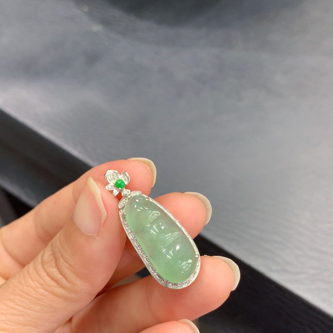 翡翠18K金镶嵌吊坠(不含链)