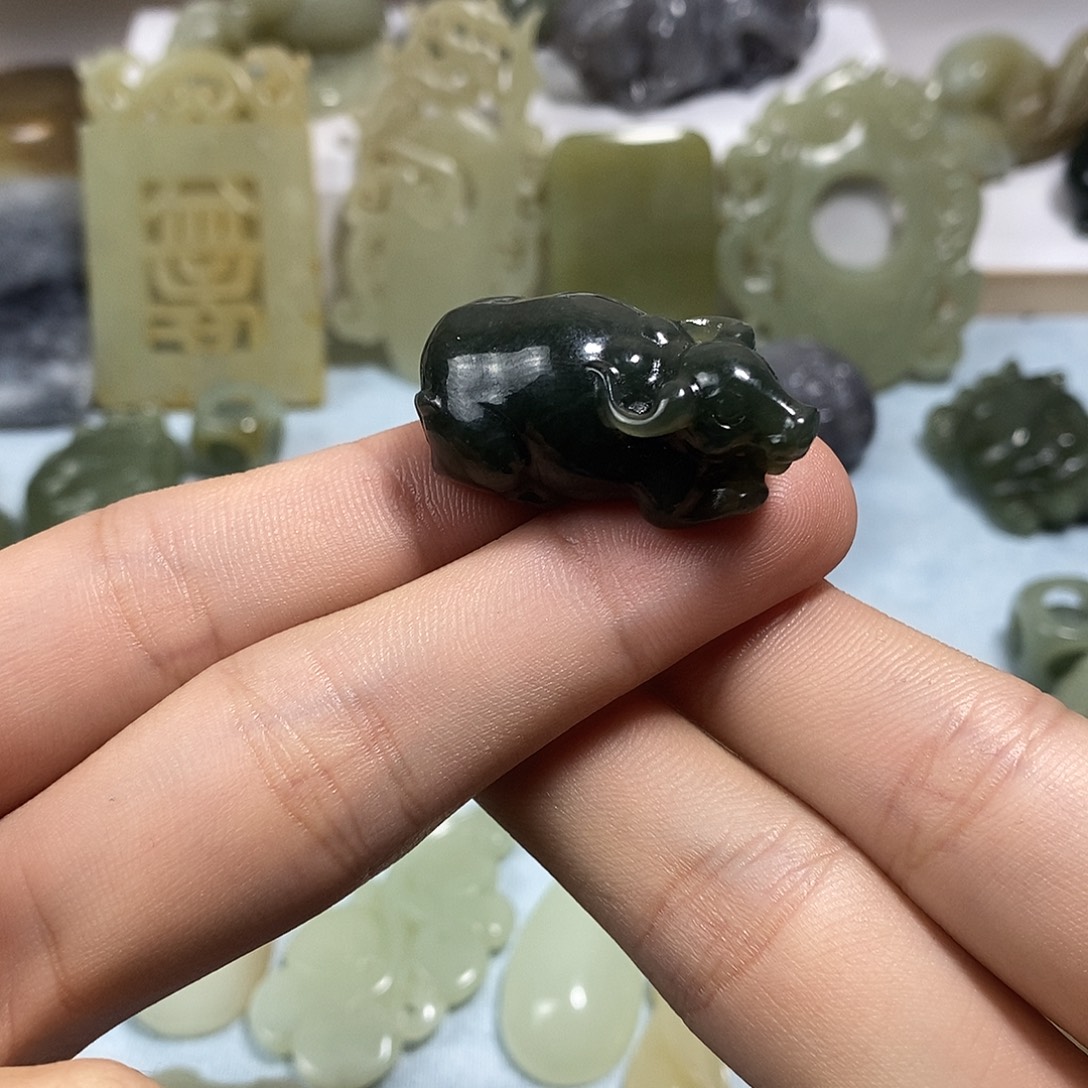 和田玉未镶嵌挂件