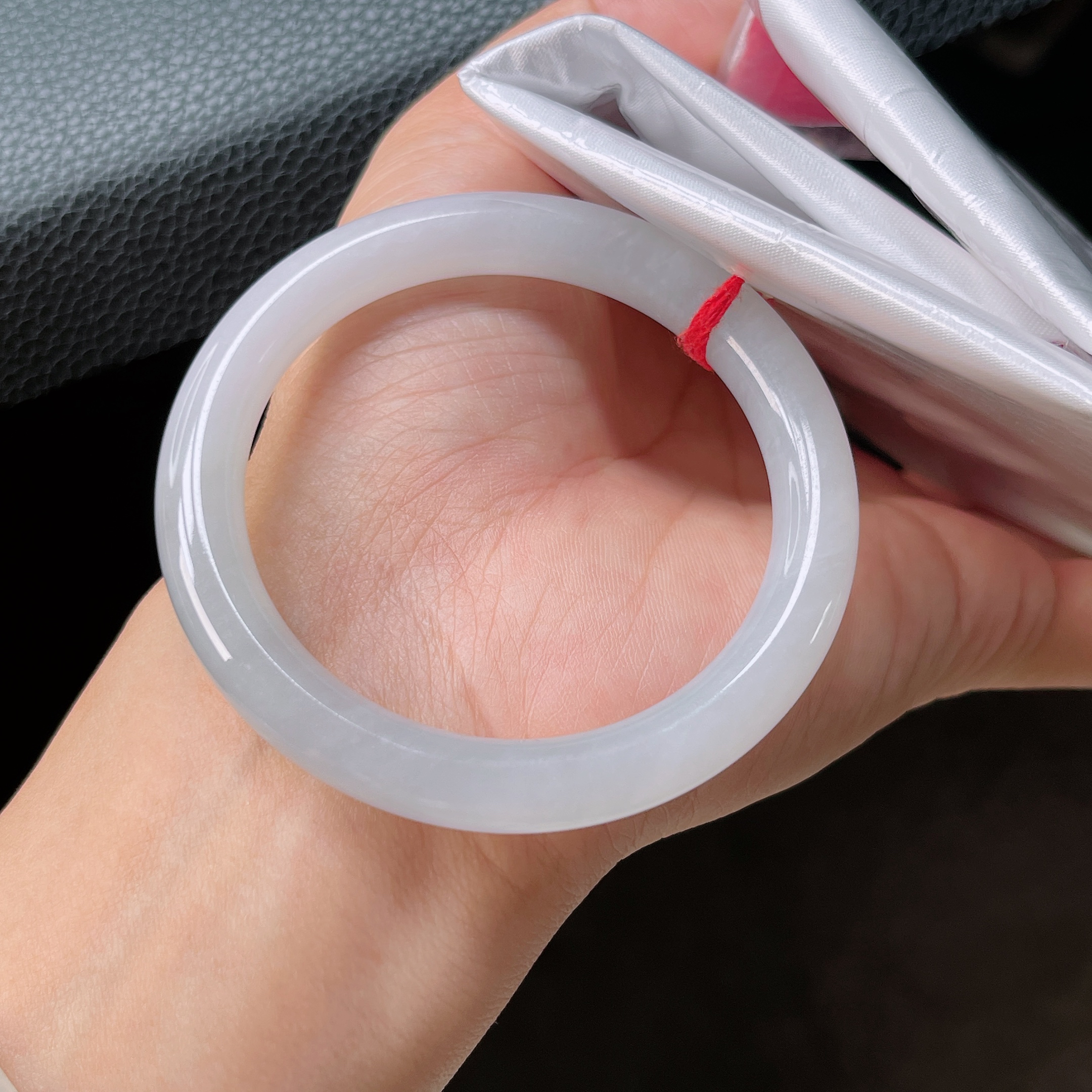 2378号 缅甸天然翡翠A货51-52冰透白月光小圈口圆条手镯